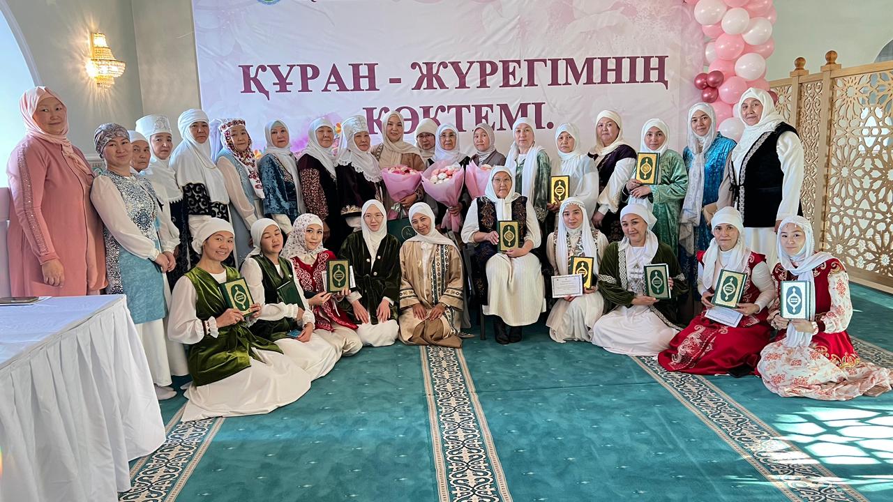 Ананың үлкен сиськи туралы бейне