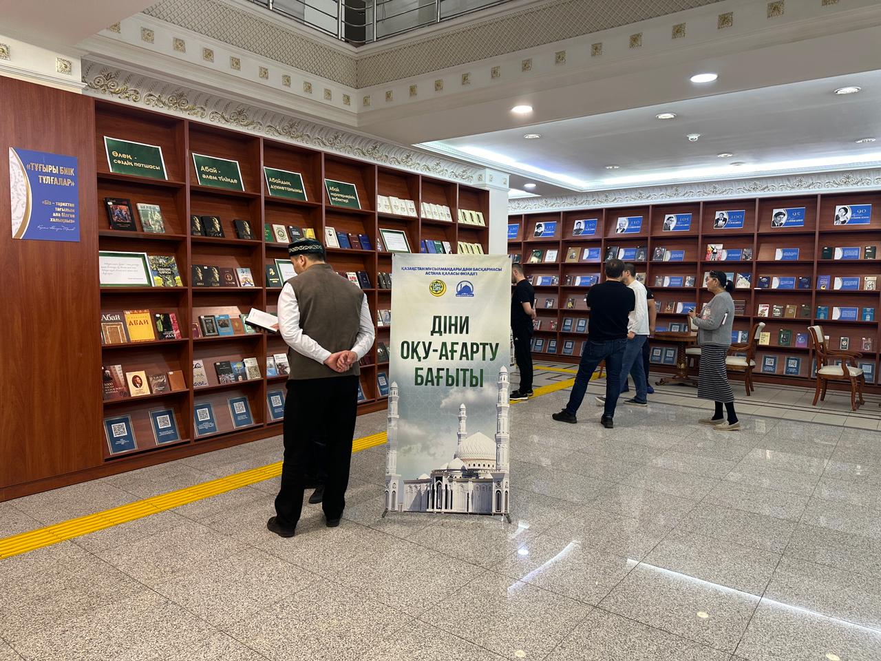 Орманда жалаңаш Ең әдемі порно жұлдыздар